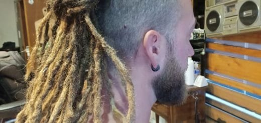 Az oldalt felnyírt fiús dreadlock 3 ismérve